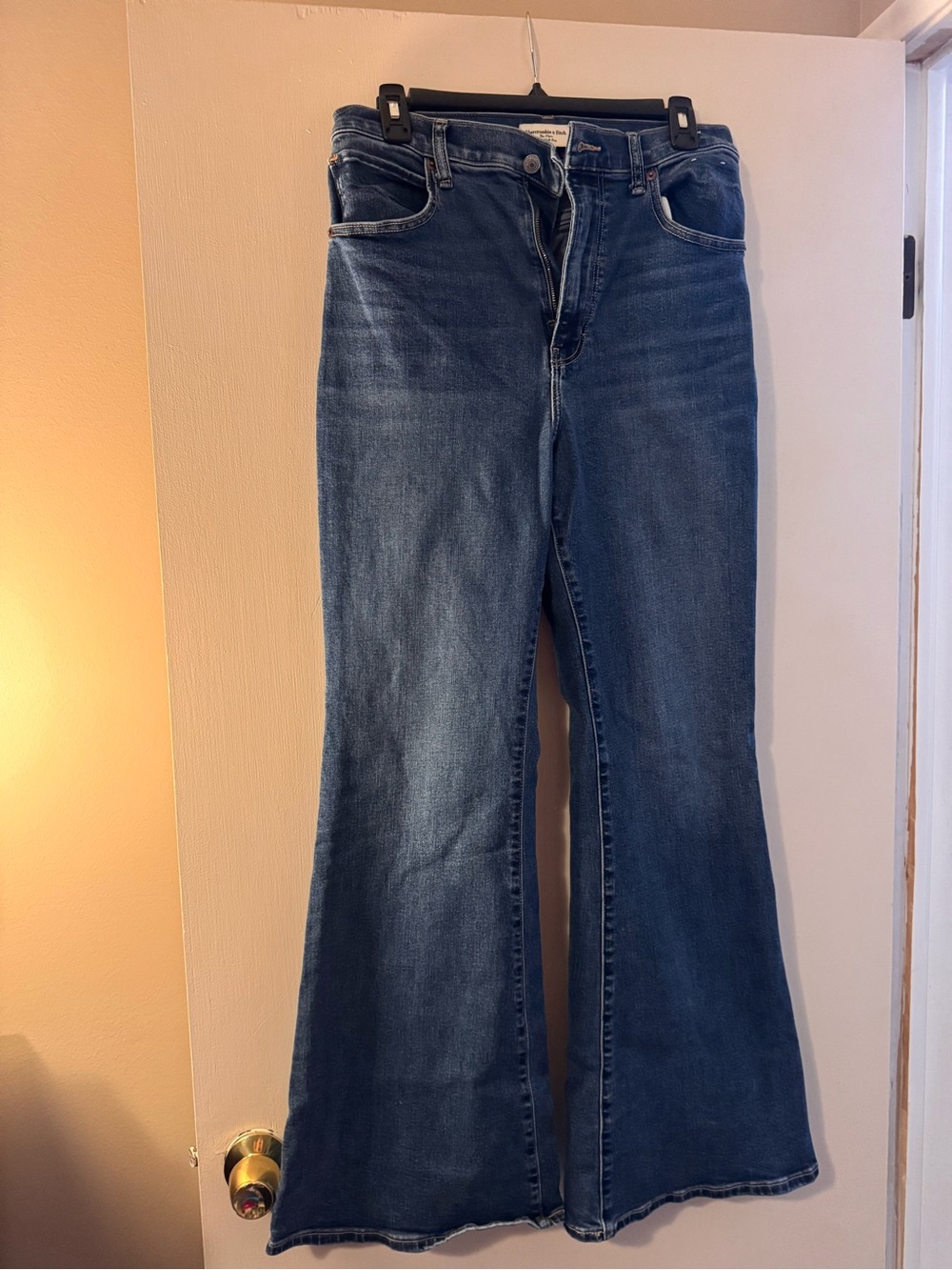 Abercrombie & Fitch High-Rise Blue Flare Jeans - Women